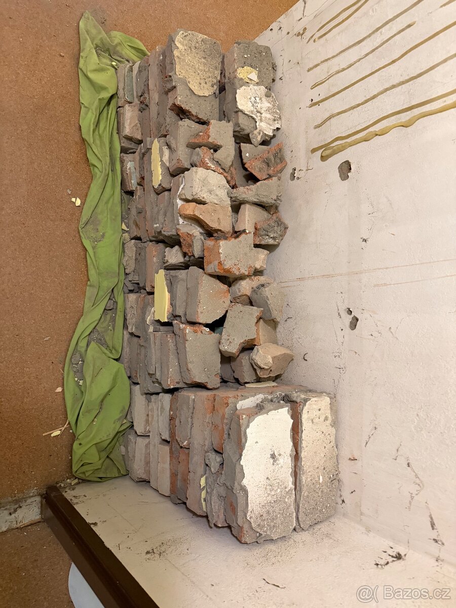 Cihly z bourání – za odvoz (Ústí nad Labem – Klíše)