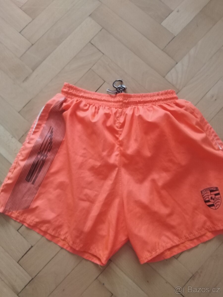 plavky+kšiltovky a sluneční brýle na cca 8-12 let