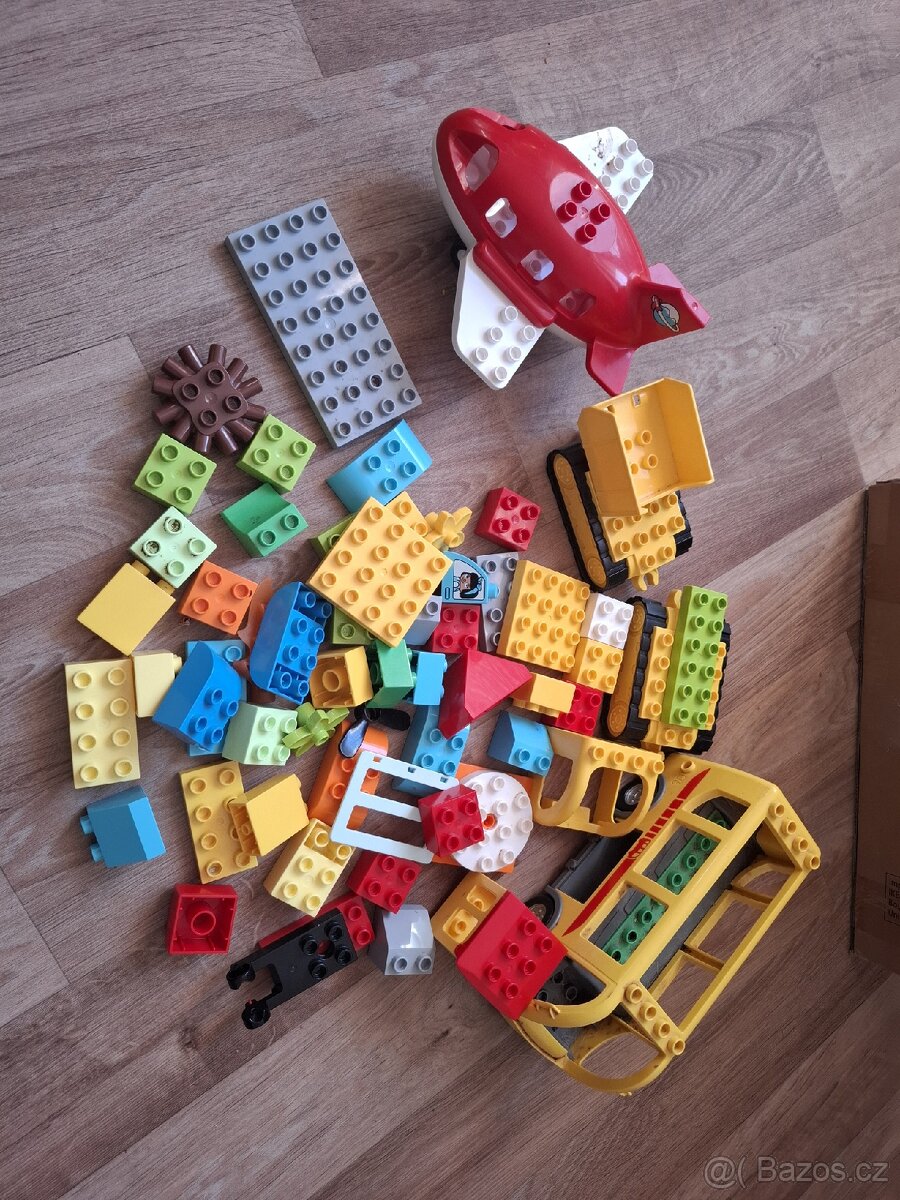 Lego duplo + podvozek masinky