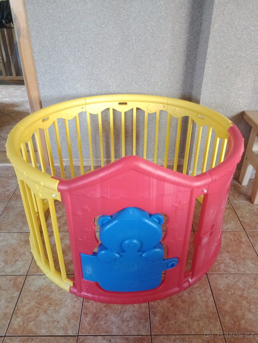 Plastová ohrádka pro děti