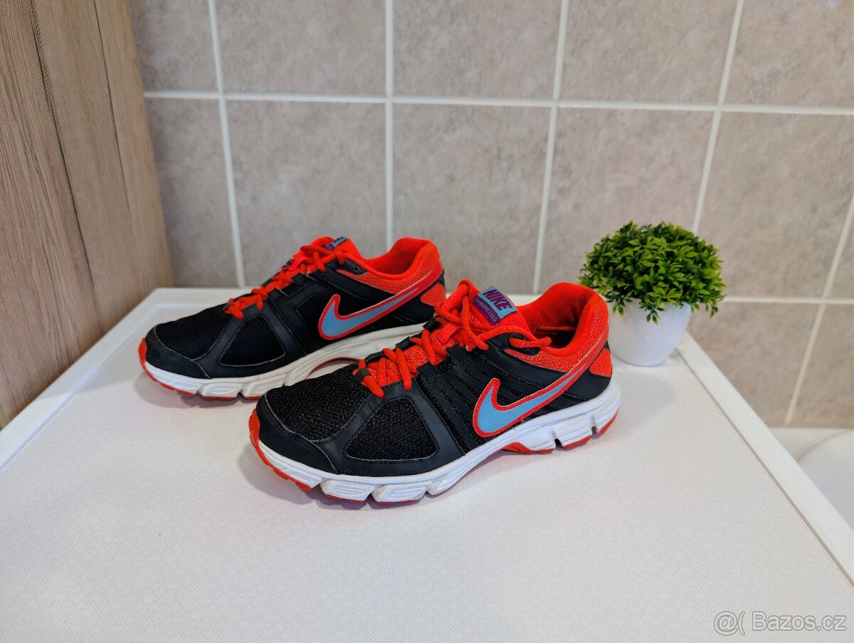 Nike Downshifter 5 vel. 42