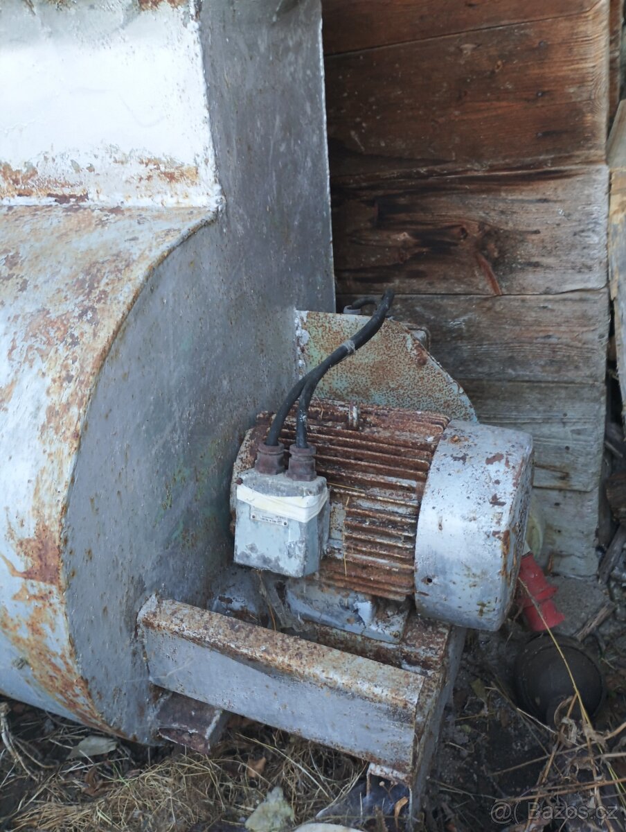 Fukar na seno a slámu