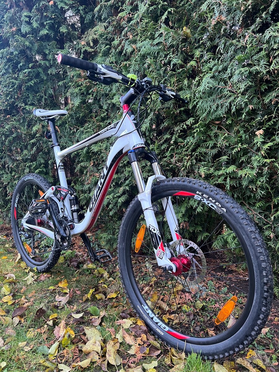 Celoodpružené kolo GIANT