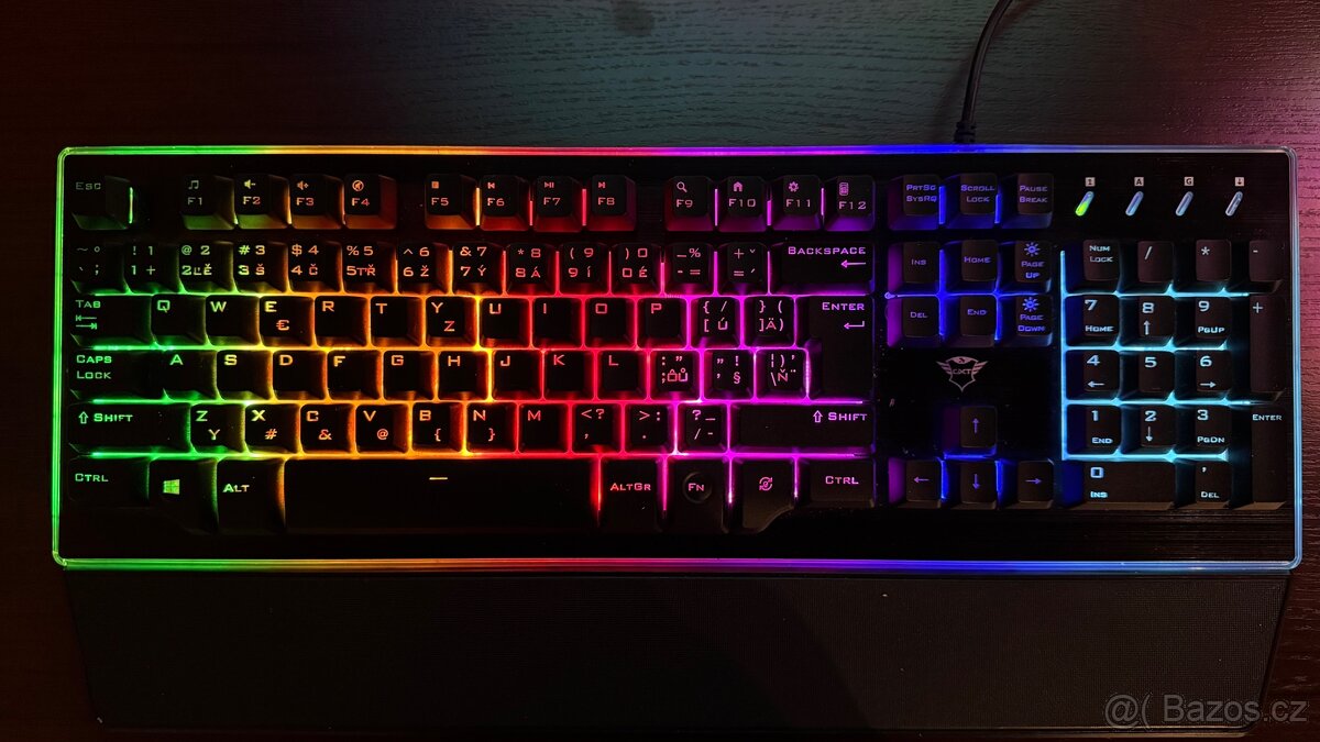 Herní klávesnice Trust RGB