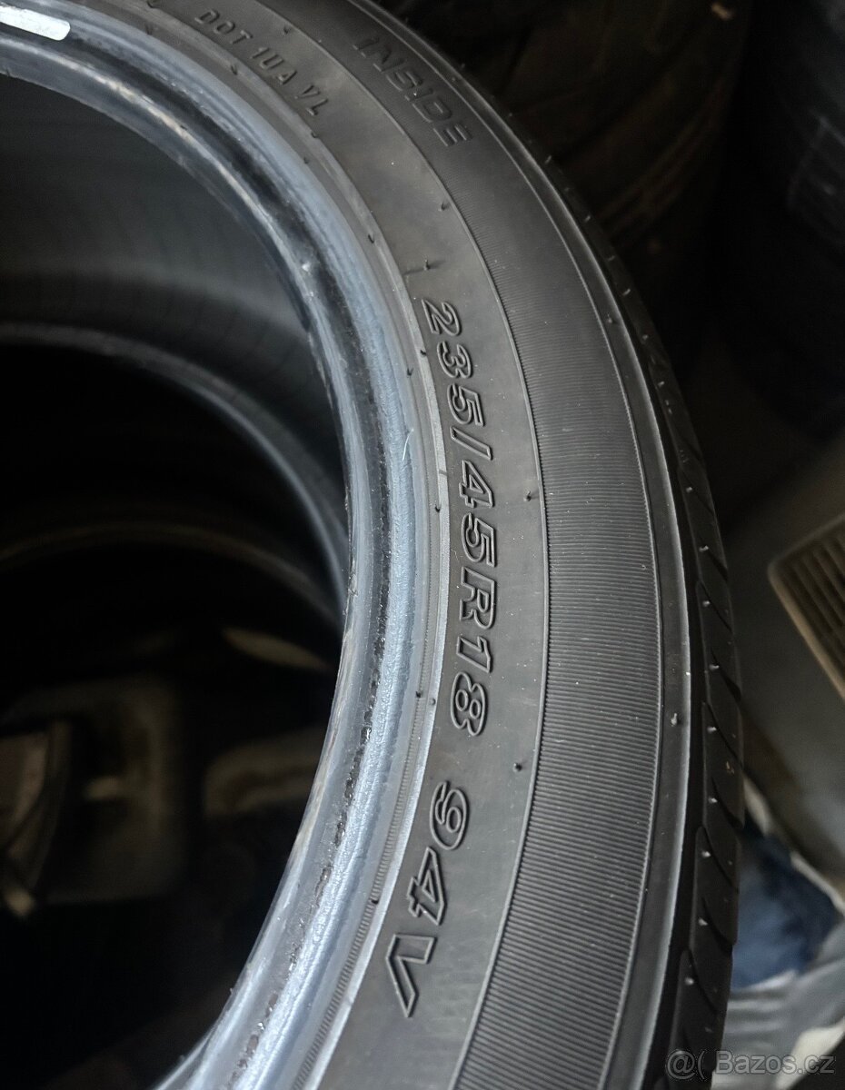 Letní Pneu 235/45R18