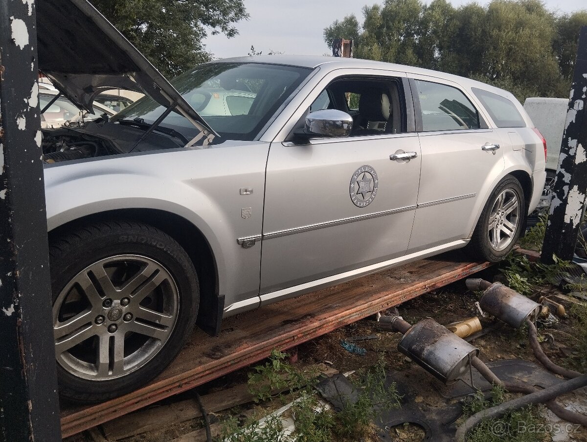 Díly Chrysler 300c