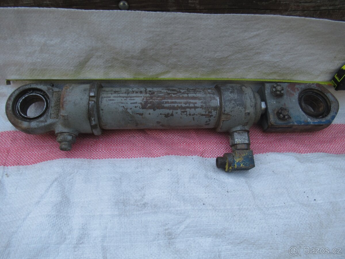 Pístnice hydraulická.