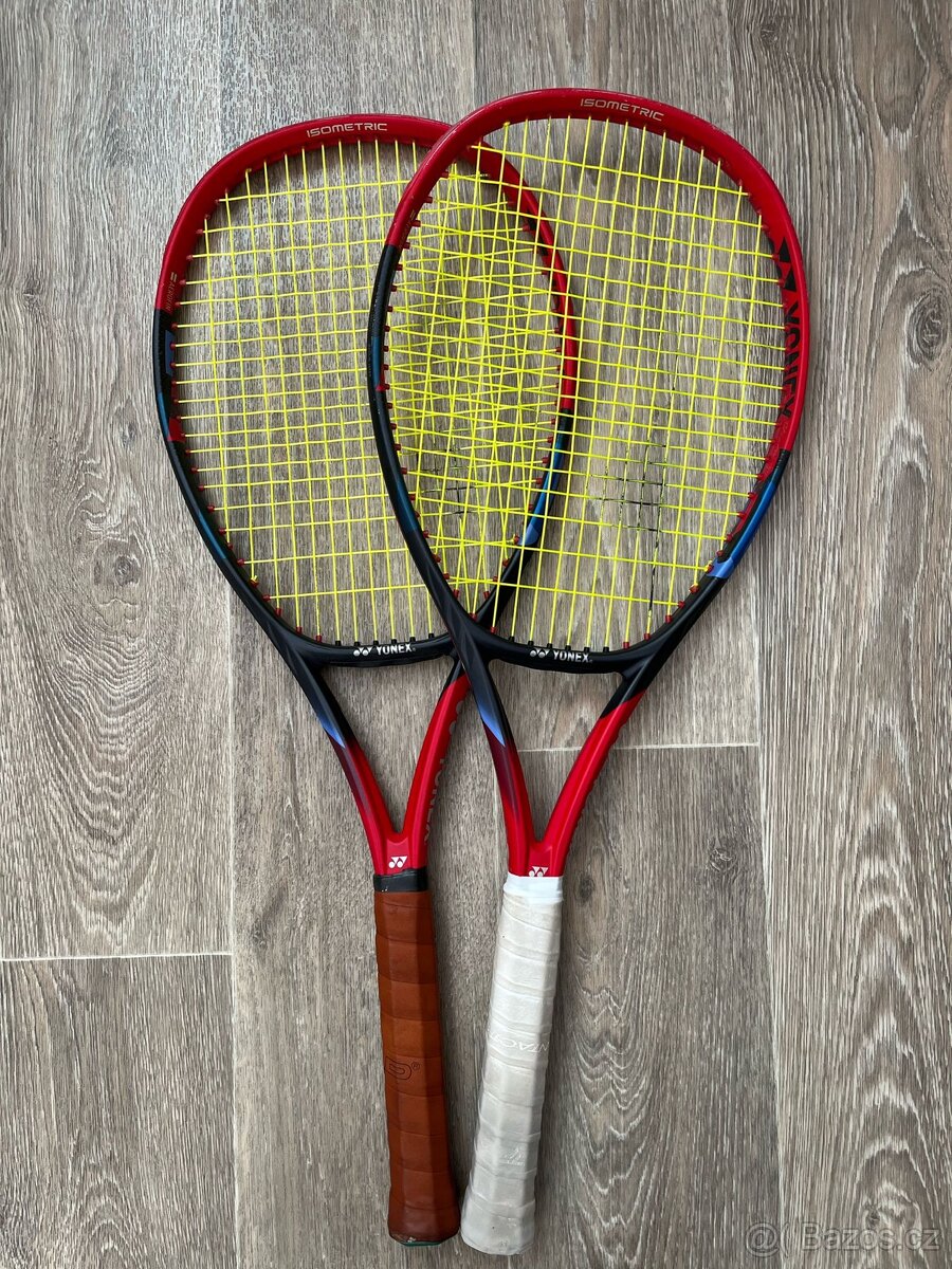 YONEX VCORE 100 scarlet
