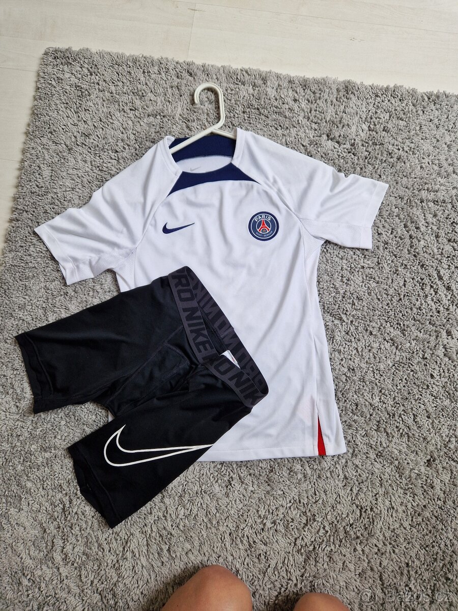 Triko a kratasy NIKE pro