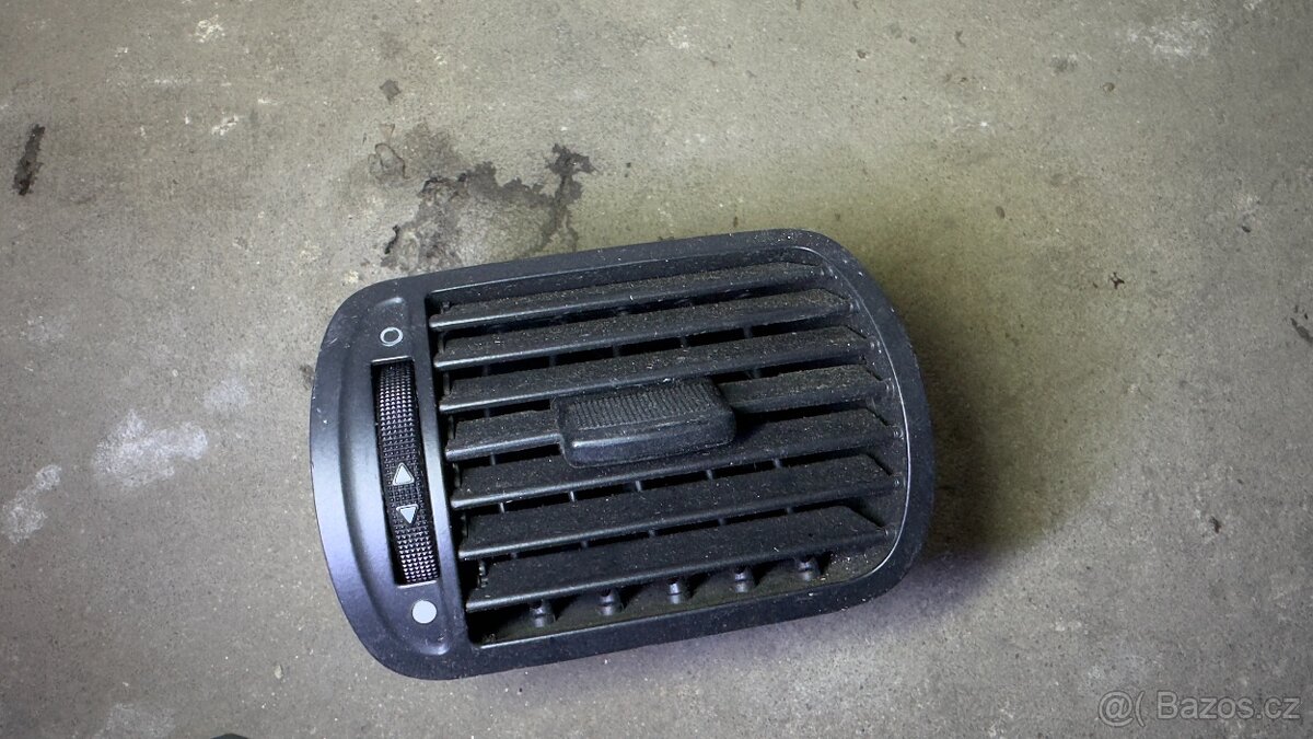 AUDI A3 8L MŘÍŽKA VENTILACE PRAVÁ LEVÁ STŘEDNÍ