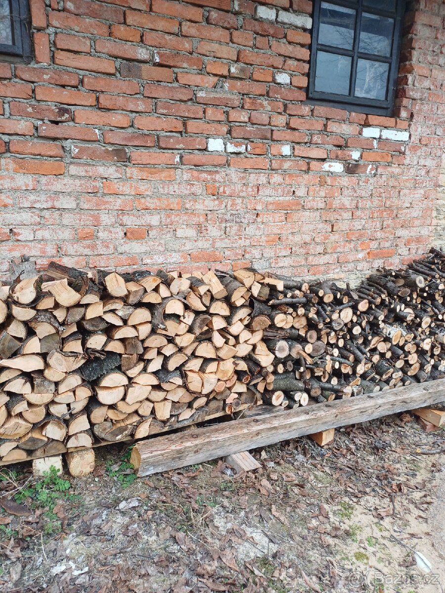 třešňové dřevo na uzení