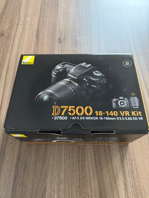 Nikon D7500 18-140 VR kit, zánovní v záruce do 30.11.2026