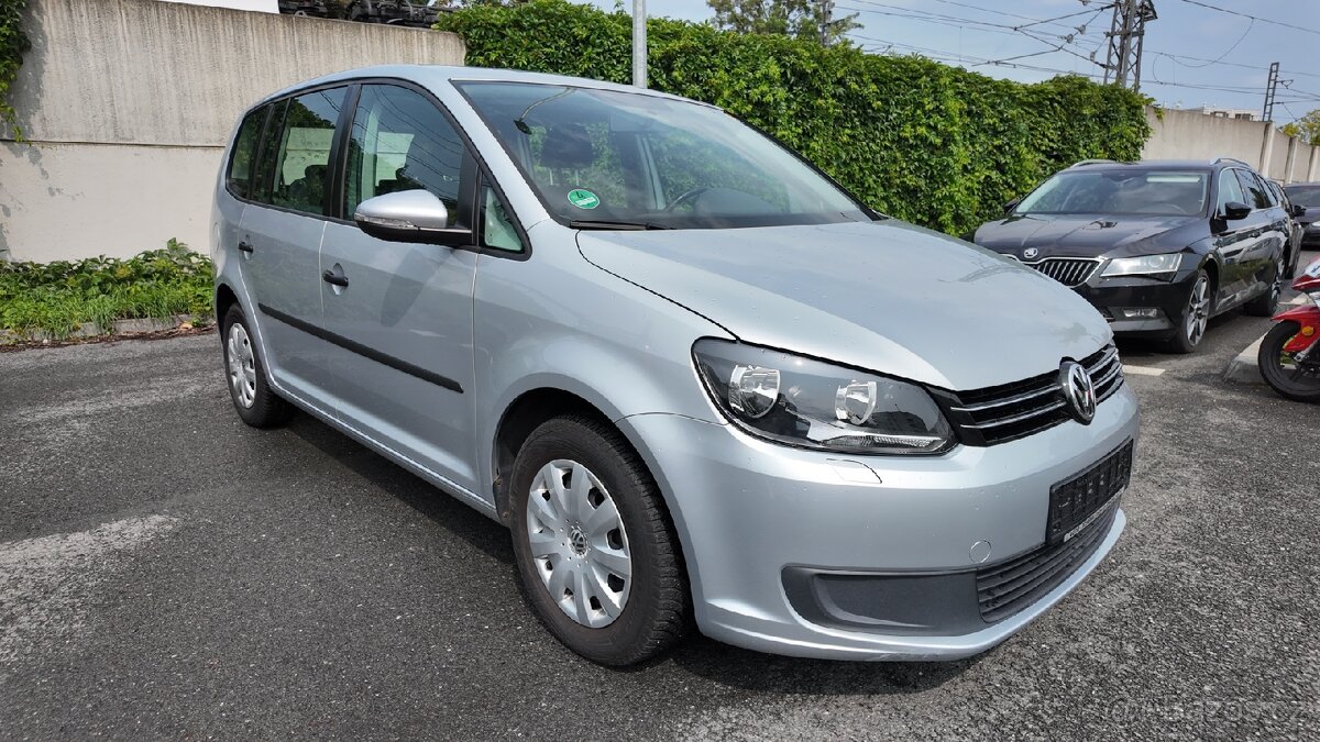 Volkswagen Touran, Serviska