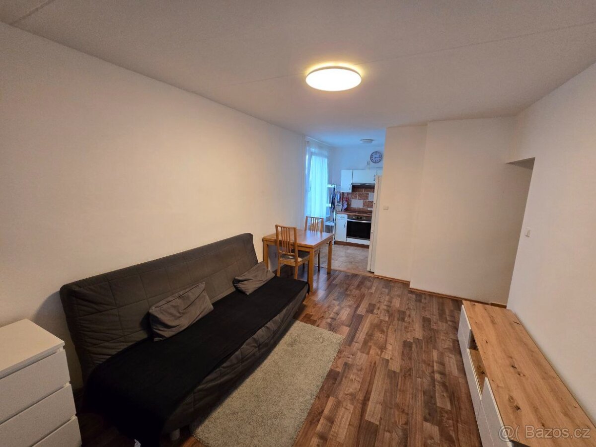 Pronajem bytu 2+kk Kladno - Kročehlavy 43m2