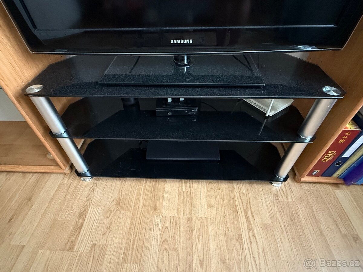 TV stolek
