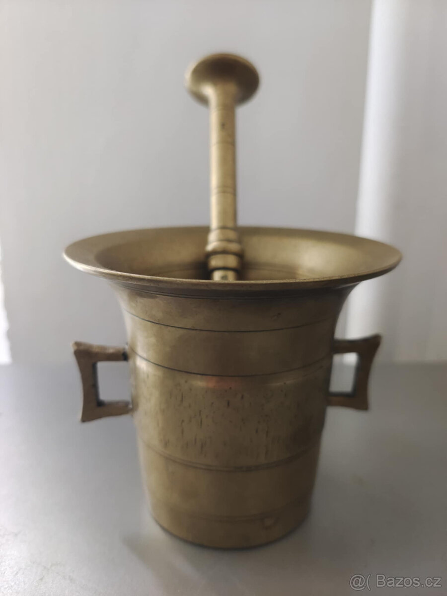 Starý mosazný hmoždíř s tloukem č.5 ⌀12 cm