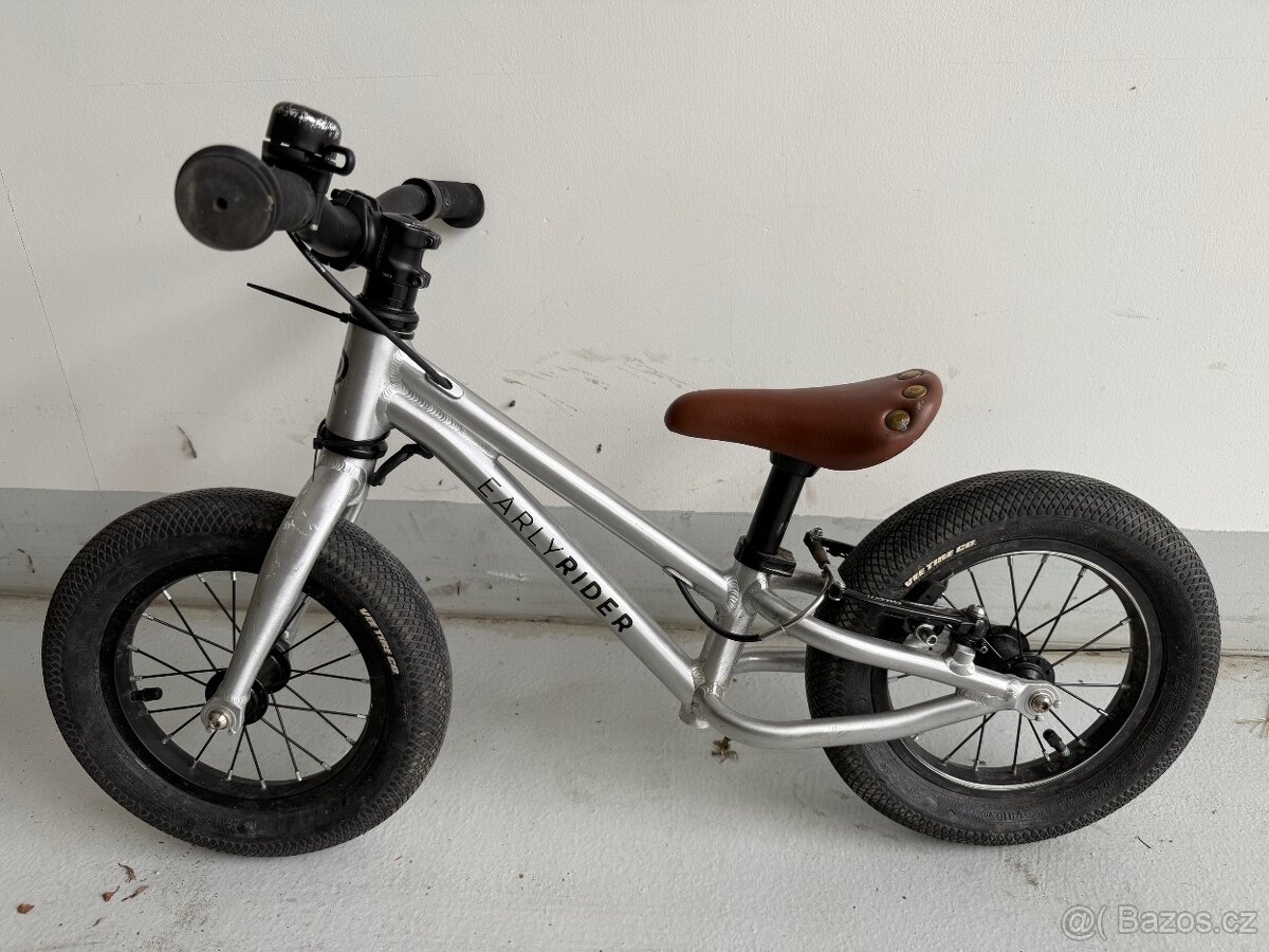 Odrážedlo Early Rider Charger 12 (se zadní brzdou)