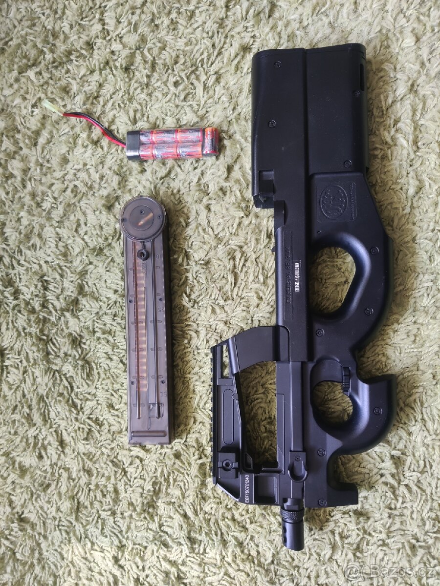 Prodám airsoftovou zbraň FN P90