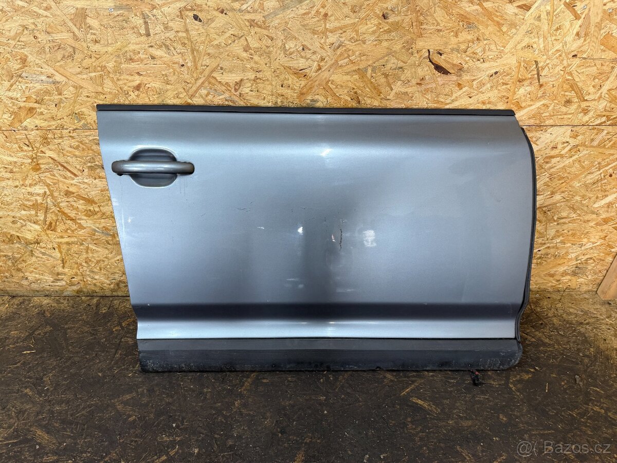 HOLÉ PRAVÉ PŘEDNÍ DVEŘE VW TOUAREG 7L LD7Z