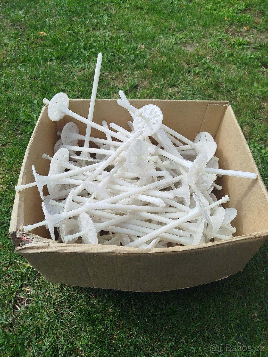 Hmoždinky do polystyrenu