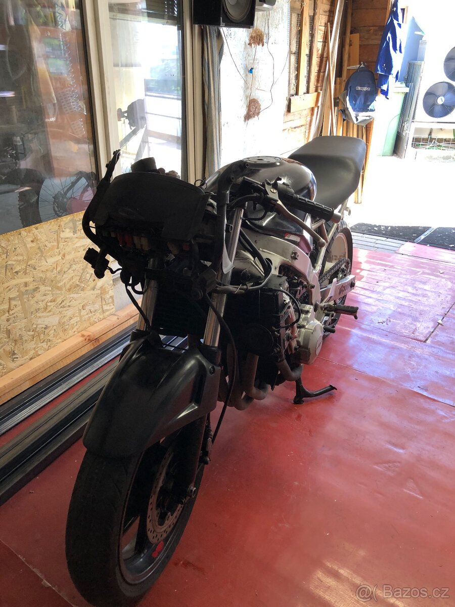 Honda cbr 600f2 na díly