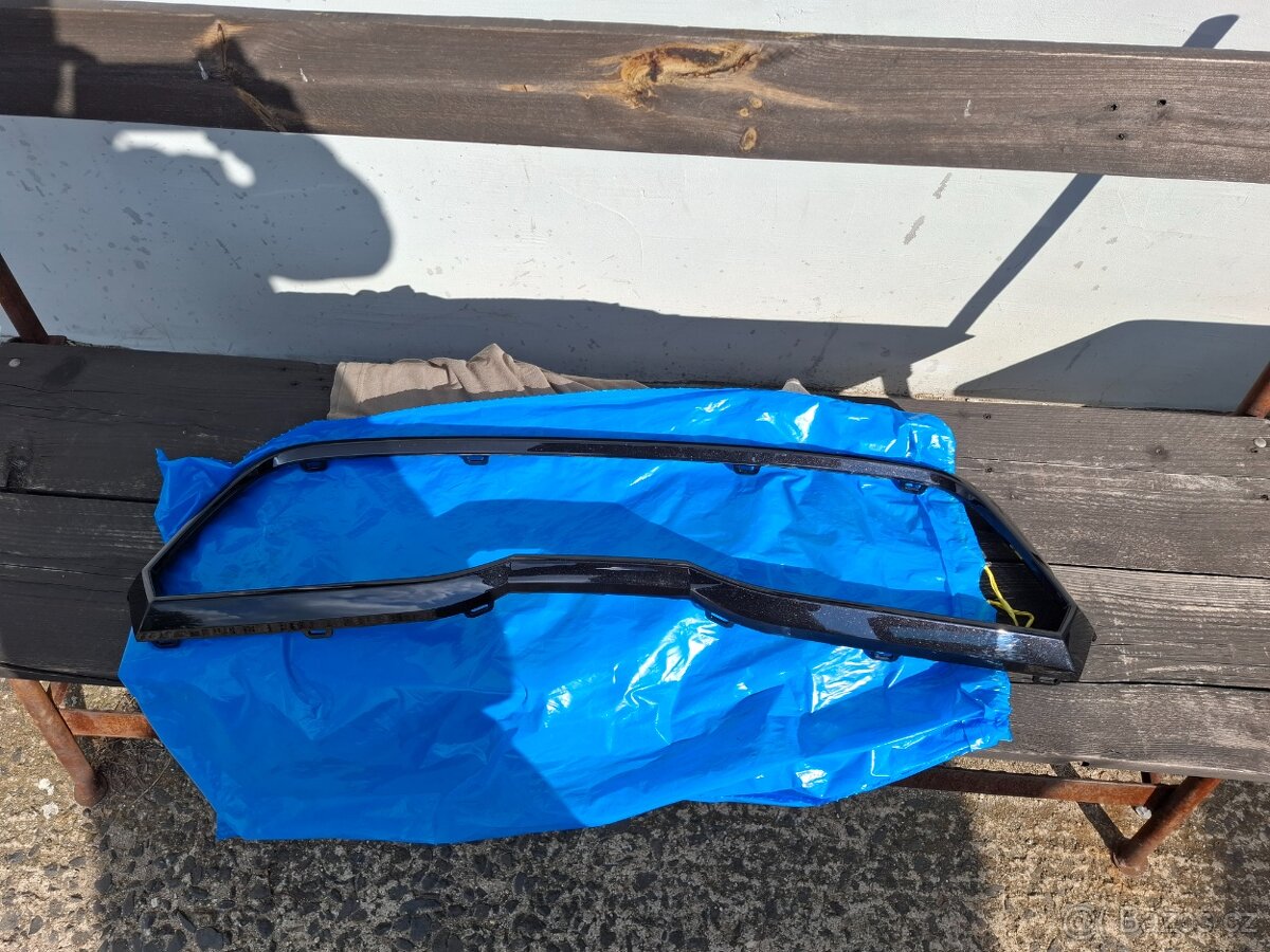 Škoda scala černá maska