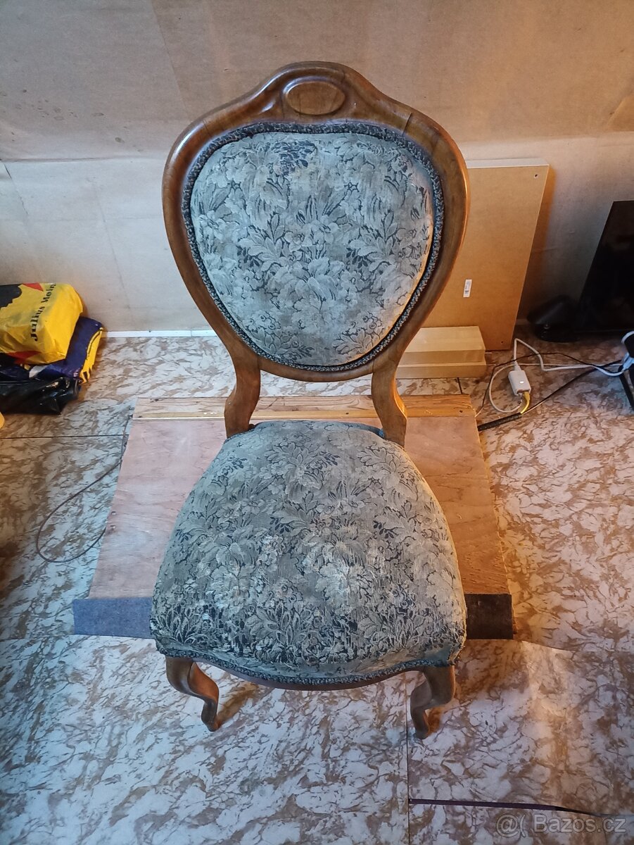 Starožitná židle
