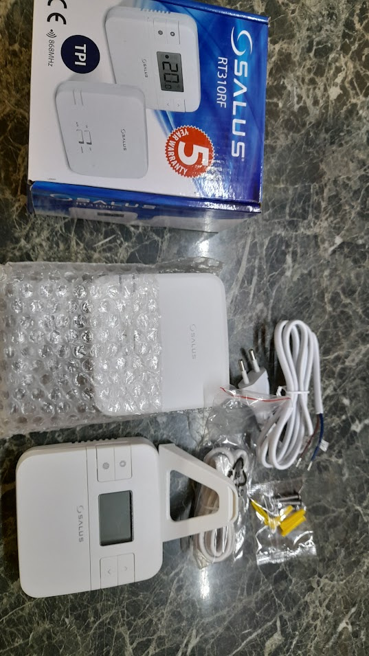 Bezdrátový termostat Salus