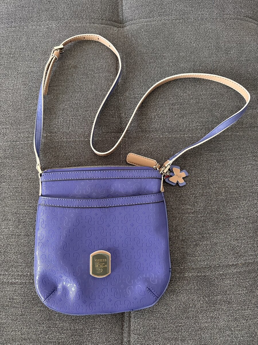 Crossbody kabelka Guess