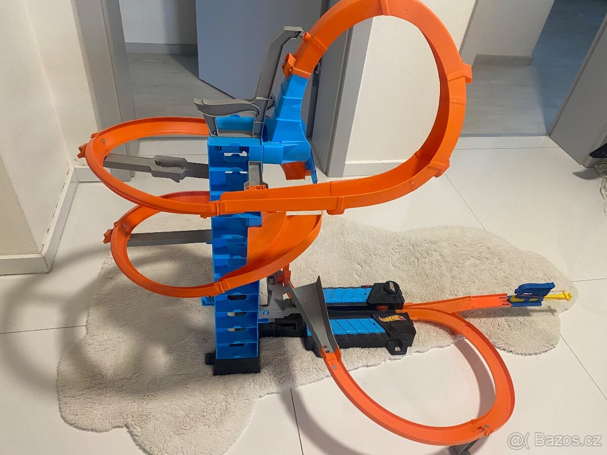 Hotwheels dráha Sky crash tower track