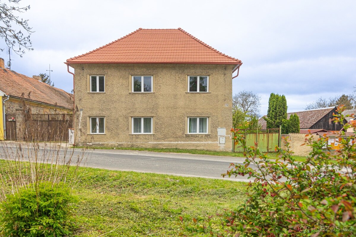 Prodej rodinného domu 260 m², pozemek 379 m² Slabce-Rousínov