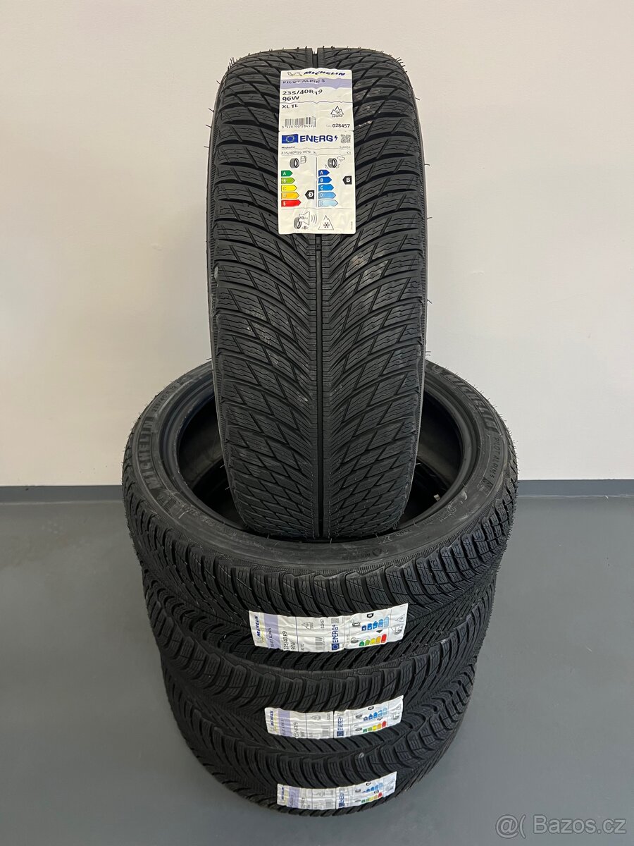 ❄️ Zimní pneumatiky 235/40/19, Michelin, DOT3922