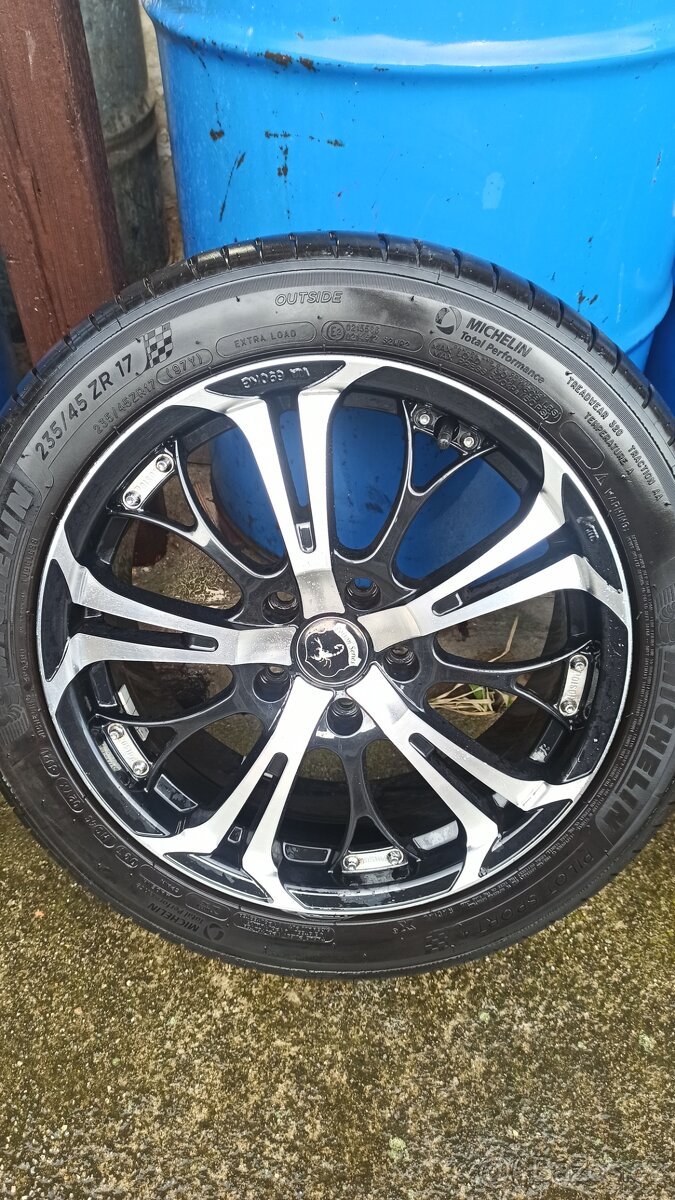 Honda civic kola r17
