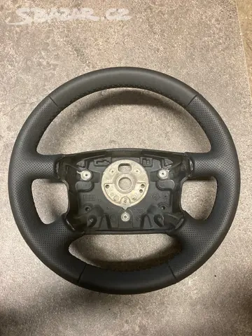 Nově renovovaný volant Škoda Octavia 1