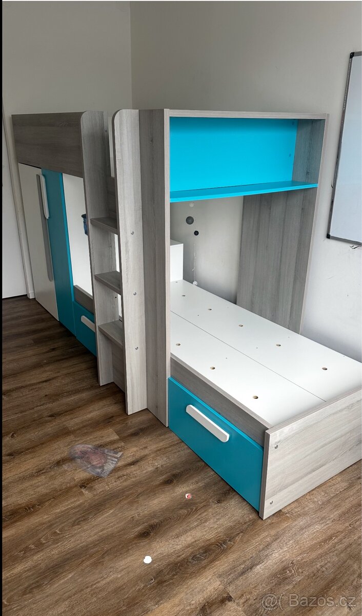 Patrová postel pro kluky + 2 matrace – TOP STAV