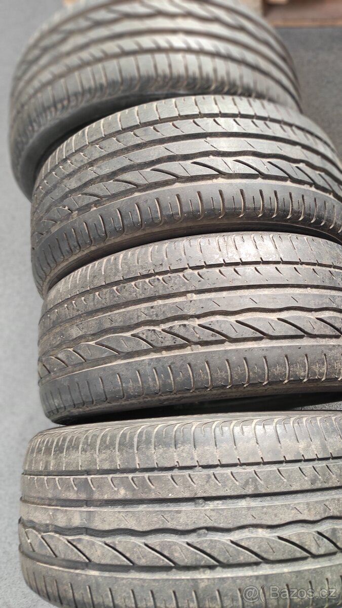 Pneumatiky 215/45/R16