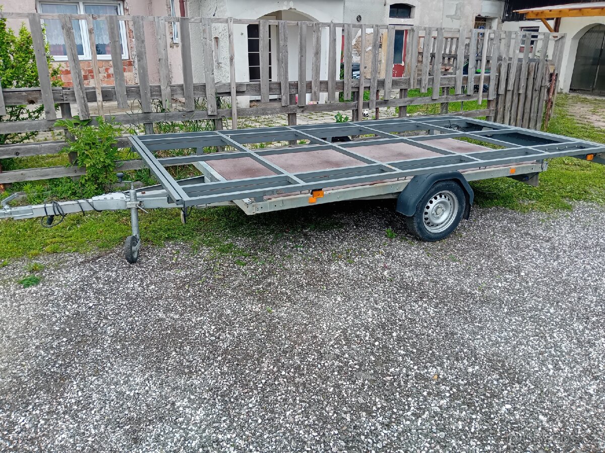 Přívěs -plato , délka 410 až 630 cm