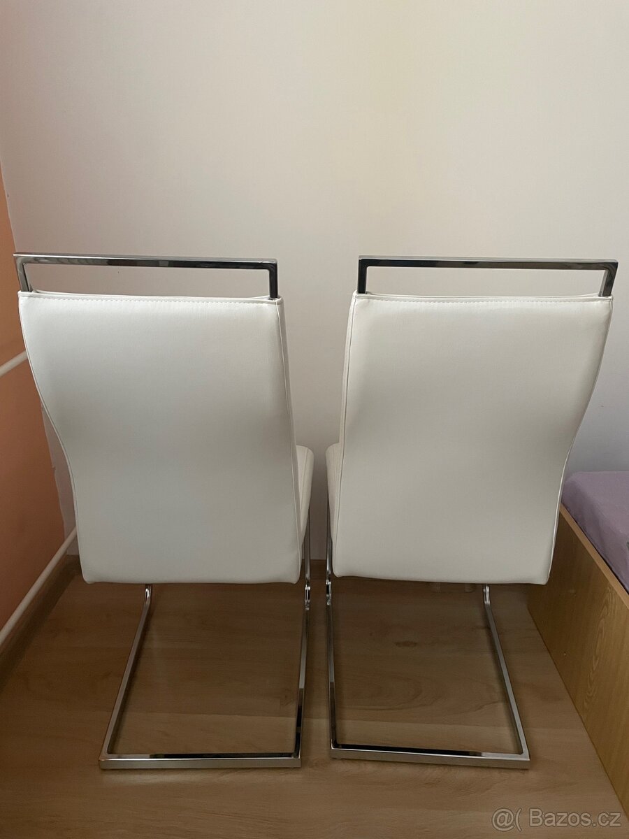 židle, imitace kůže, smetanové barvy, kombinace s chromem