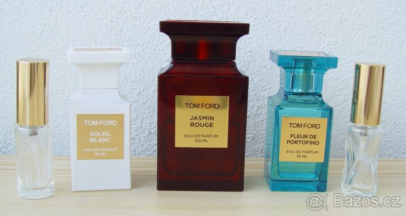Tom Ford, Armani Prive, příčes, maska na ruce, AeroChamber