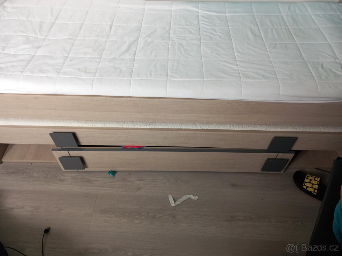 Postel s Matrací a úložným prostorem