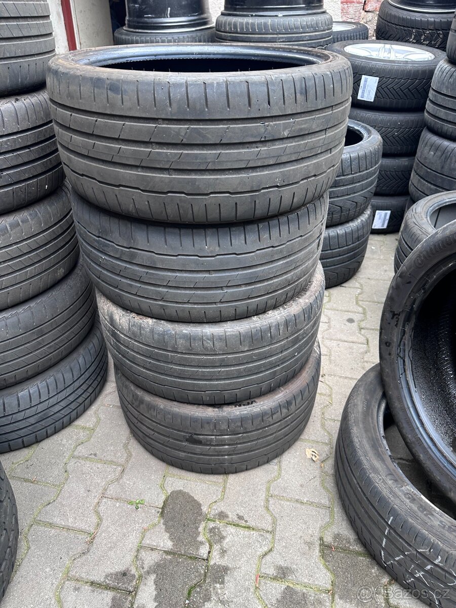 Letní sada pneu 235/35 R19 - Hankook