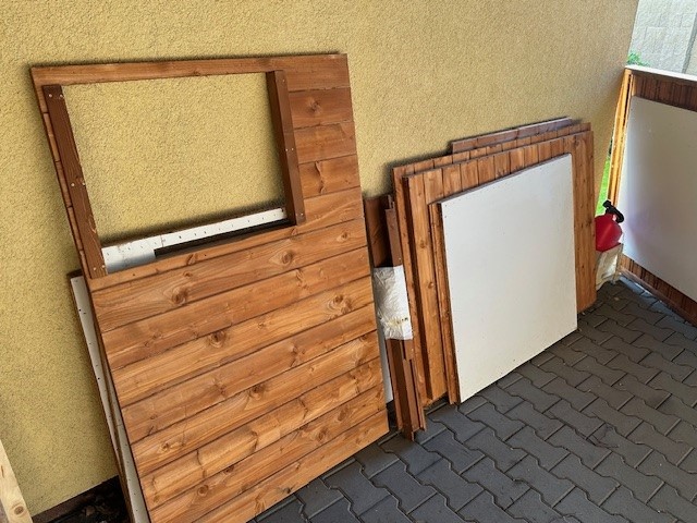 Prodám psí boudu