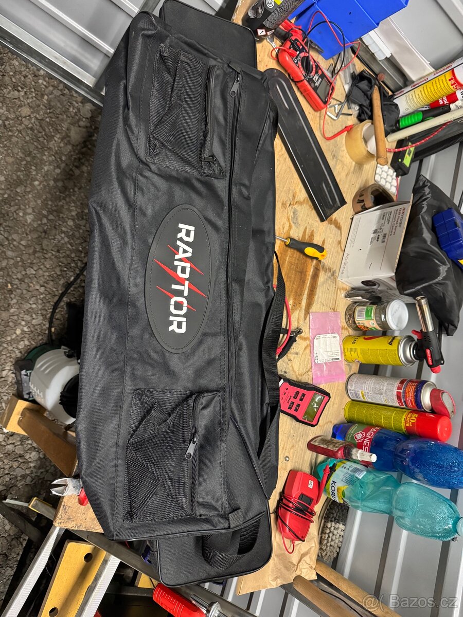 Polstrovaný sedák na lavičku raptor