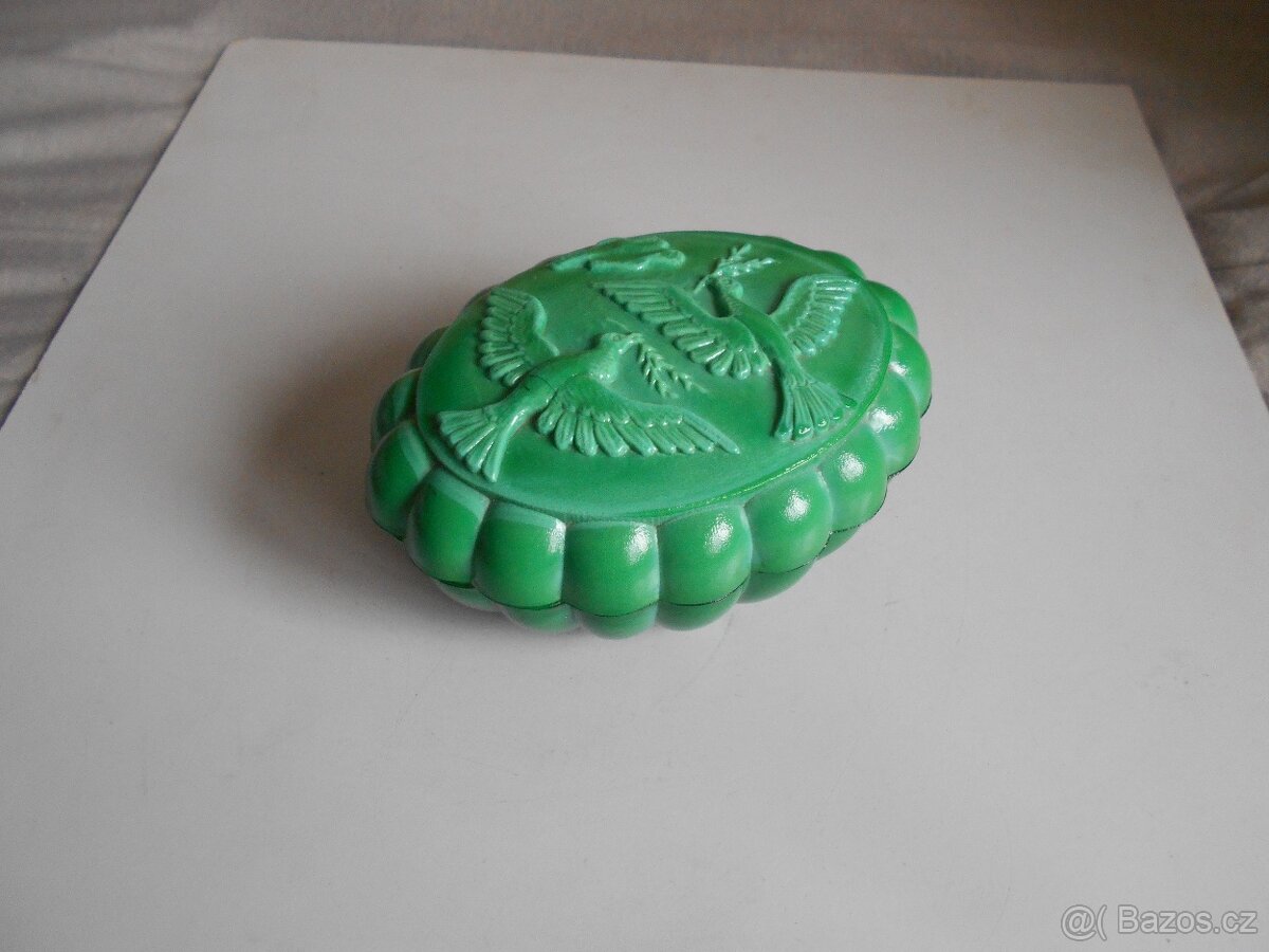 Stará dóza. Sklo JADE.