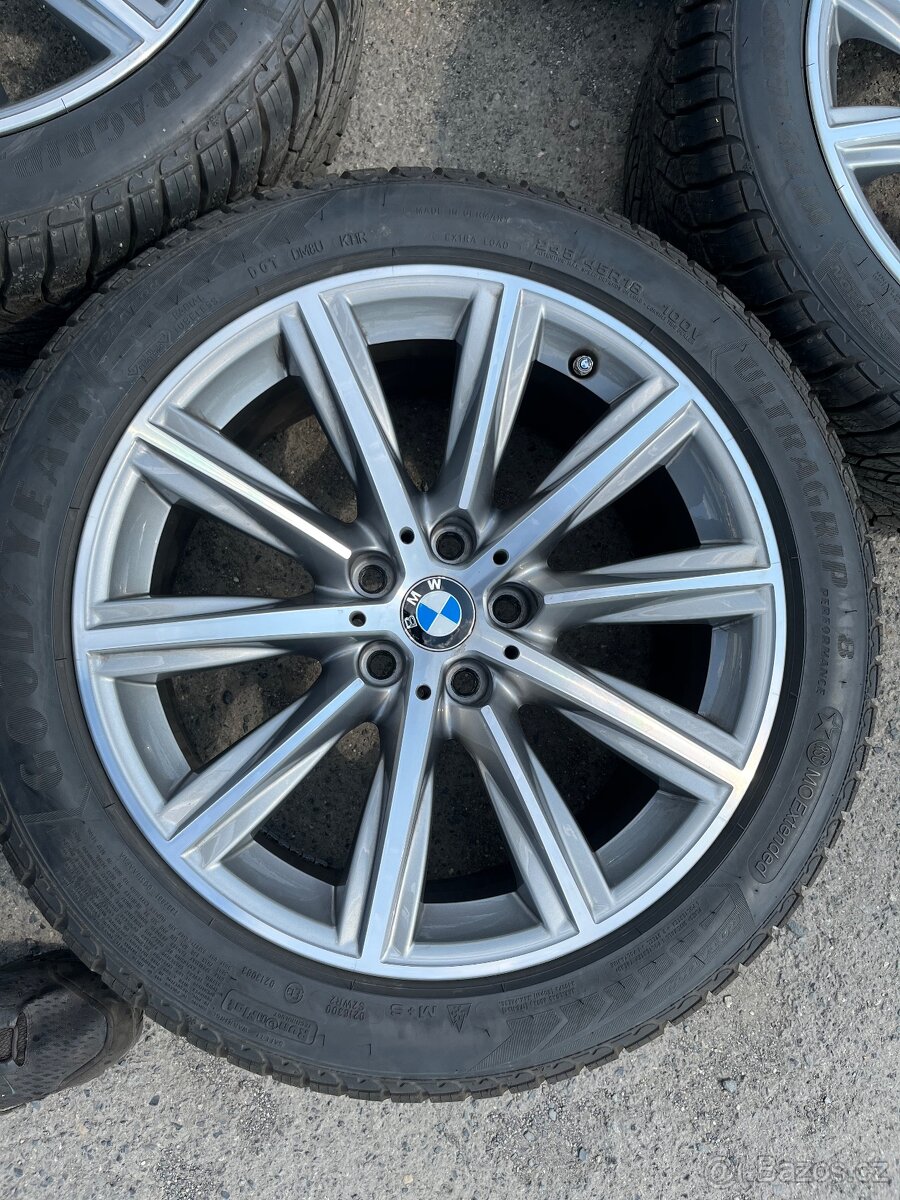 Kola BMW 684 245/45 R18