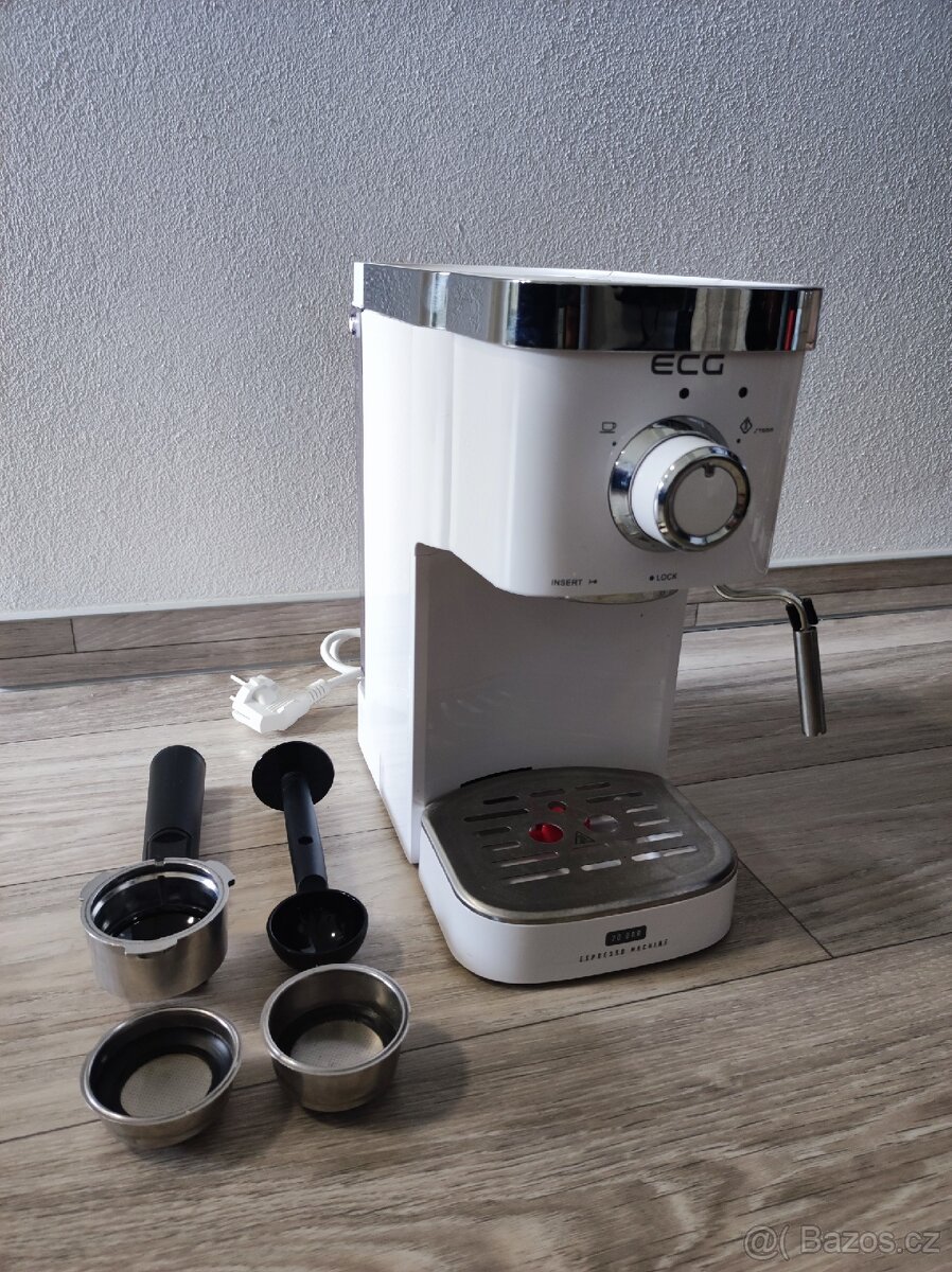 Pákový espresso kávovar ECG