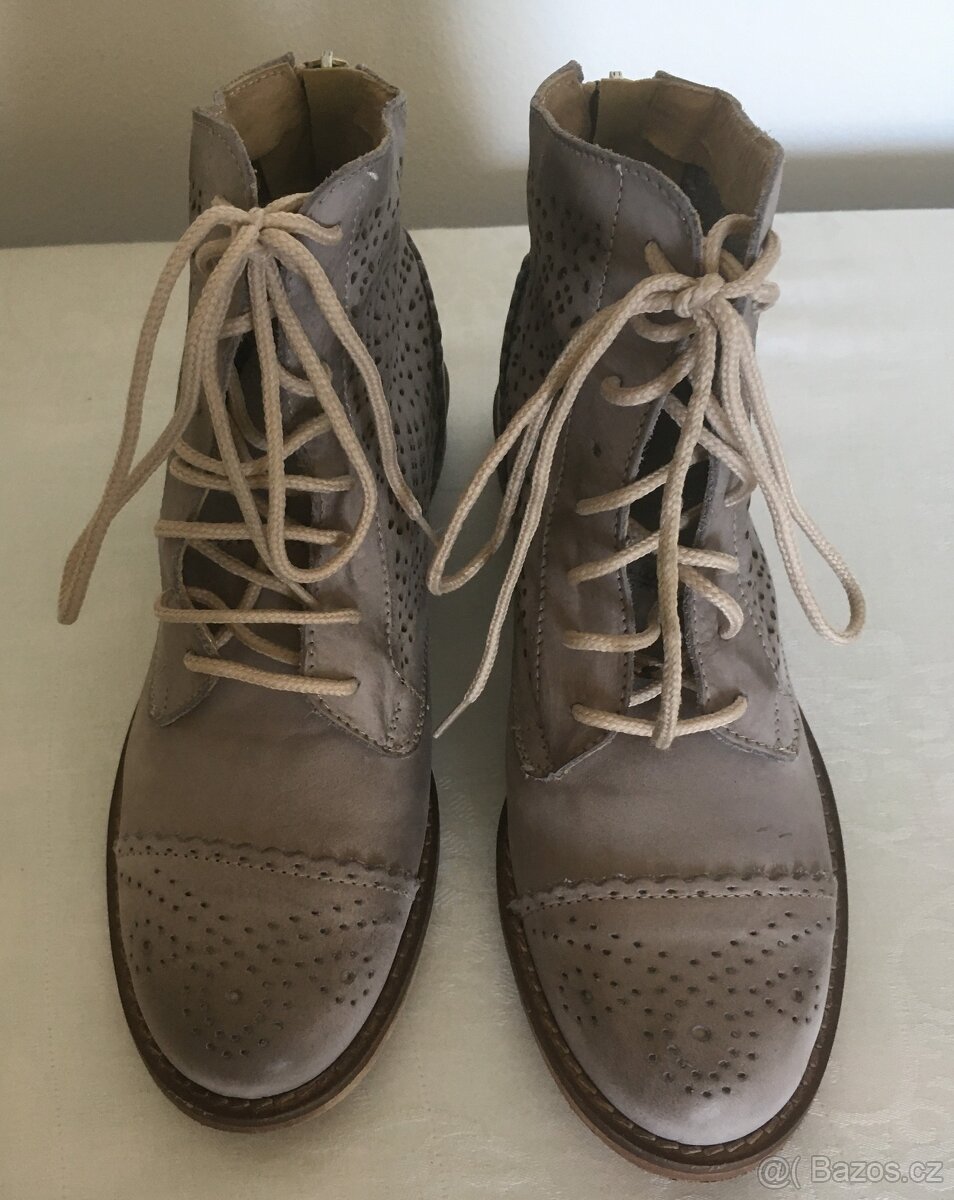 Nové kožené kotníkové boty