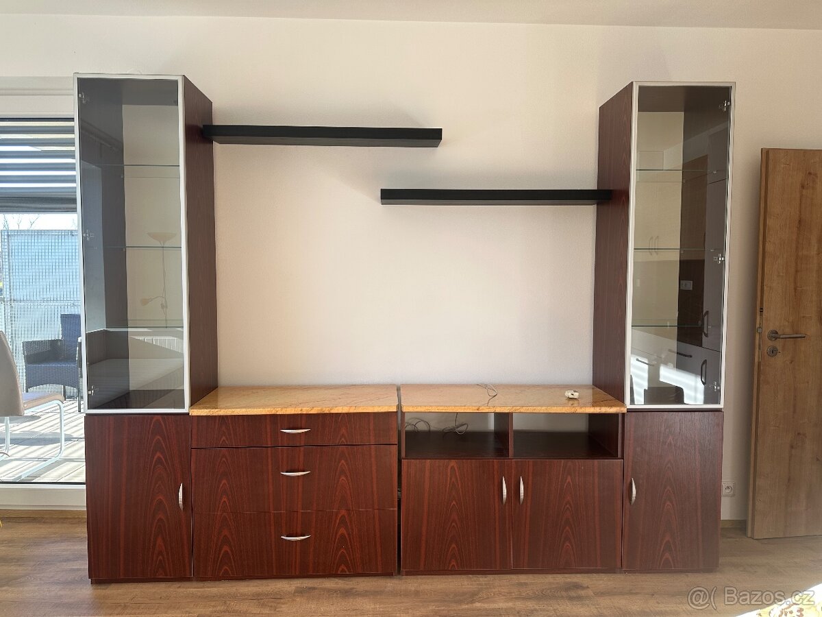 Obývací stěna + závěsné police IKEA