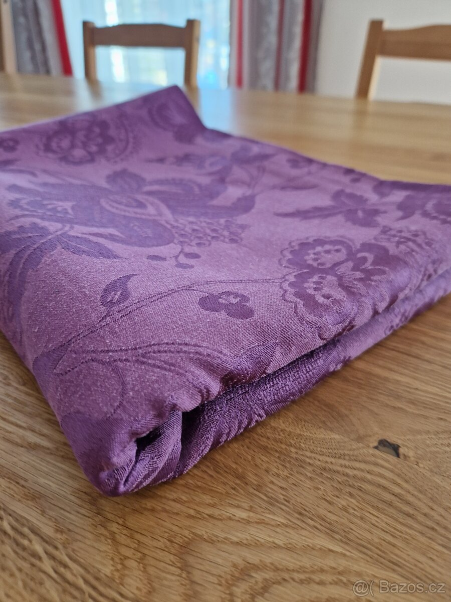 Fialový ubrus Tchibo