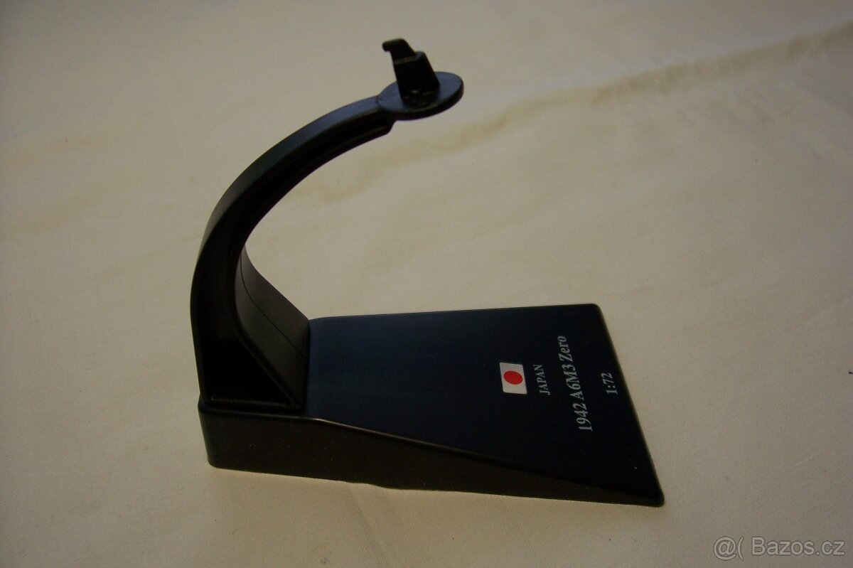 STOJÁNKY K MODELŮM LETADEL